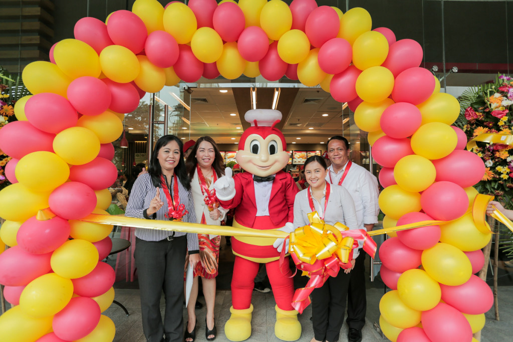 From Left-Right: Area Manager Arlene Andao, Operations Director Nelia Sasil, Area Manager Lotis Villanueva and China Bank Lahug Branch Head Marcos Ronald Villahermosa