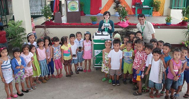 Preschool students of Salvacion Elementary School in Ormoc can now use digital tools for learning. (CONTRIBUTED PHOTO)