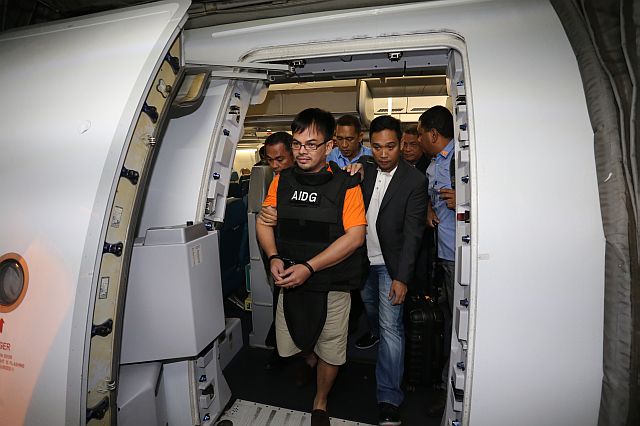 Suspected drug lord Rolan “Kerwin” Espinosa arrived at the airport last Nov. 18 from Abu Dhabi where he was arrested. He is currently detained at Camp Crame (PNP-PIO Photo). 