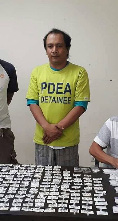 Stephen Ando, 34, did not resist arrest shortly after he allegedly sold illegal drugs to an undercover agent inside his residence in Barangay Cogon at around 7 p.m. on Friday. (CONTRIBUTED PHOTO)