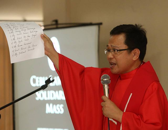 In his homily, Delos Angeles, who is also a lawyer, said that the unresolved cases of at least 11 deaths of lawyers recently and in the past years should be given justice. (CDN PHOTO/LITO TECSON)