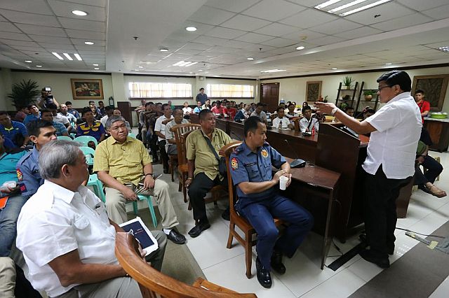 Acting Cebu City Mayor Edgardo Labella met with representatives from different security agencies and police officers at the city hall on Thursday morning on how we can ensure that the agencies are hiring physically and mentally fit security guards. (CDN PHOTO/JUNJIE MENDOZA)