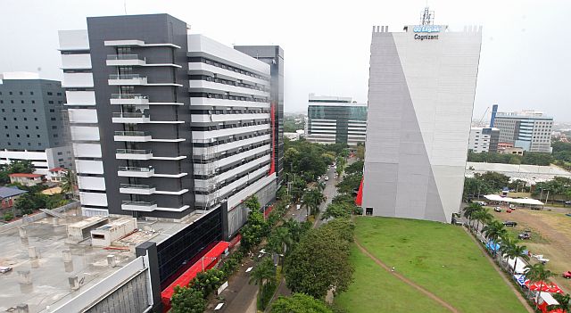 IT-BPM firms urged to strengthen academe-industry ties. In photo are two buildings from Cebu IT Park, Cebu's IT business hub. | CDN file photo
