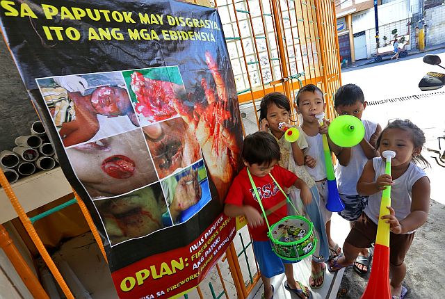 This group of  children of Sitio Bagumbayan, Barangay Tinago, Cebu City  test blowing their torotot (horns) and toy drum, which they will use in welcoming the New year 2017 instead of the hazardous firecrackers. (CDN PHOTO/JUNJIE MENDOZA)