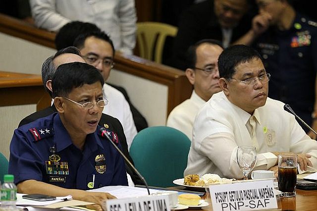 Former SAF chief Getulio Napenas and former PNP chief Alan Purisima during the hearing of the Senate Committee on Public Order and Dangerous Drugs on the massacre of Special Action Force cops on January 25, 2015, in Mamasapano, Maguindanao, by MILF and BIFF rebels. (INQUIRER FILE PHOTO)
