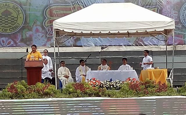 Cebu City Mayor Tomas Osmeña delivers his opening speech at the Cebu City Sports Complex. (CDN PHOTO/MOREXETTE ERRAM