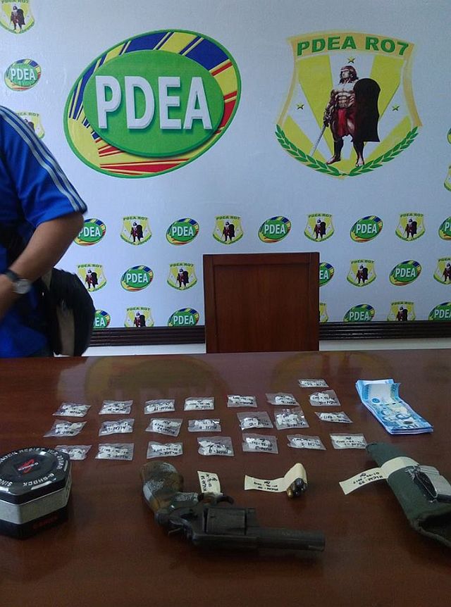 Evidences recovered from Sangi Barangay Captain Eduardo Bacalso when he was arrested last Thursday. (CDN PHOTO/ JUNJIE MENDOZA)  