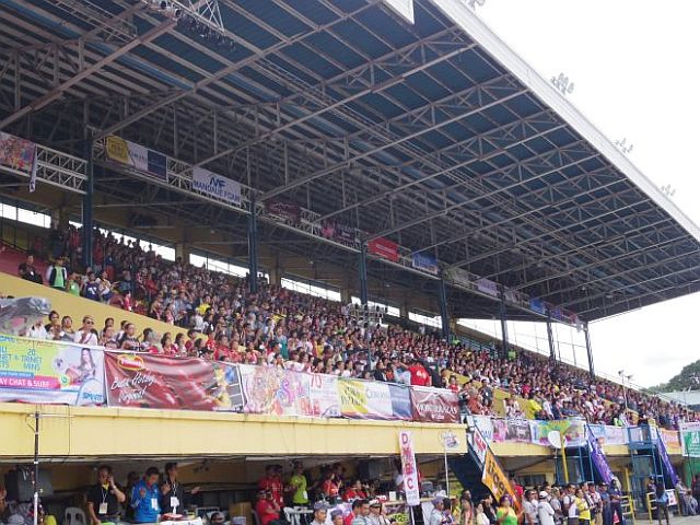 Cebu City Mayor Tomas Osmeña said he plans to make the grandstand a dead spot as a security measure to help avoid bombing incidents just like the recent bombing in Hilongos, Leyte that used an improvised explosive device, often  activated using a mobile phone. (CDN FILE PHOTO)