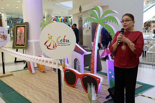 The Balik Cebu booth is open at the Ayala Center Cebu to accommodate balikbayans who will buy tickets for the Sinulog parade and inquire about tour packages in Cebu. (CDN PHOTO/JUNJIE MENDOZA). 