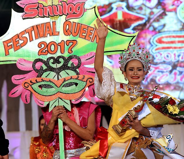 Marla Pino Alforque of Carcar City wins the 2017 Sinulog Festival Queen pageant (CDN PHOTO/JUNJIE MENDOZA). 