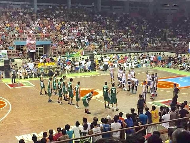 The Minglanilla Sports Complex in southern Cebu is filled to the rafters in one of the games of the Emil’s Cup Basketball Tournament last year. A scene like this is one of the wishes for this year of Cebu’s basketball aficionados. (CONTRIBUTED PHOTO/VAN HALEN PARMIS)