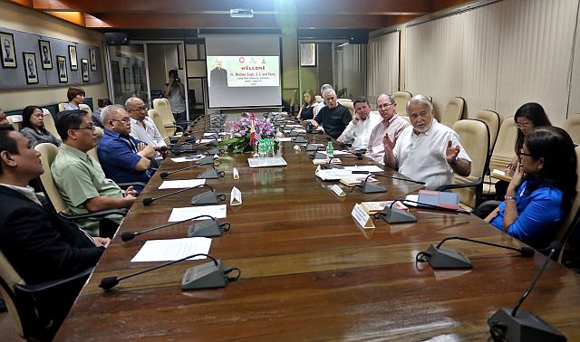 Jon Ramon Aboitiz, Rafi vice president, discusses details of the project with Fr. Michael Engh of Sta. Clara University California  and USC President Fr. Dionisio Miranda at the USC conference room.  (CDN PHOTO/LITO TECSON)