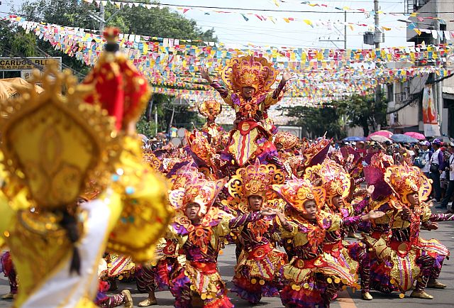Province of Lanao Del Norte dancers perform during the Sinulog 2017 Grand Mardi Gras at Mango Avenue. (CDN PHOTO/LITO TECSON)
