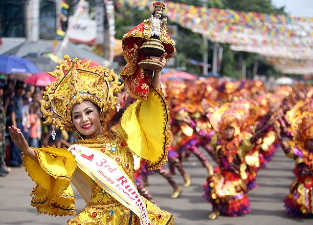 The Lanao del Norte contingent bags the top award in the Free Interpretation Category of this year’s Sinulog Grand Mardi Gras. (CDN PHOTO/LITO TECSON)