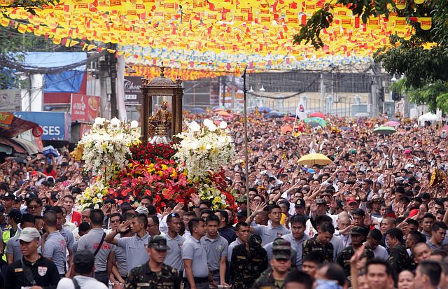 PROCESSION/JAN 14,2017: Thousands join the foot procession of the Sto Nino. (CDN PHOTO/TONEE DESPOJO)