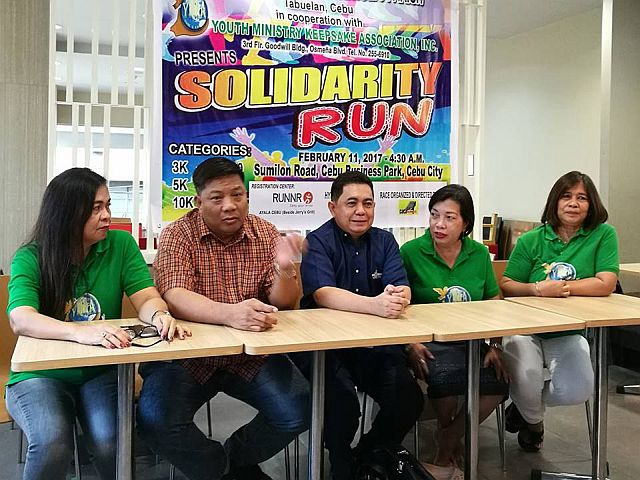 Organizers of the Solidarity Run (from left) Cora Braulio, Fr. Jun Gutierrez, Fr. Kipling Agravante; Dootie Escalano and Anafe Ordeniza answer questions from the media about the event which is set on Feb. 11. CDN PHOTO/CHRISTIAN MANINGO  