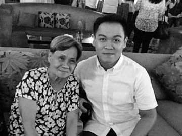 Multi-awarded CDN senior reporter Ador Vincent Suico Mayol with his mother, Adoracion.