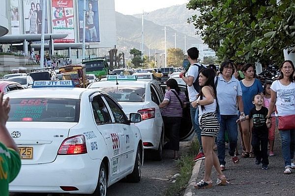 Probe taxi drivers Cebu City Council: Probe taxi drivers charging flat rates, says Cebu City Council to LTFRB-7