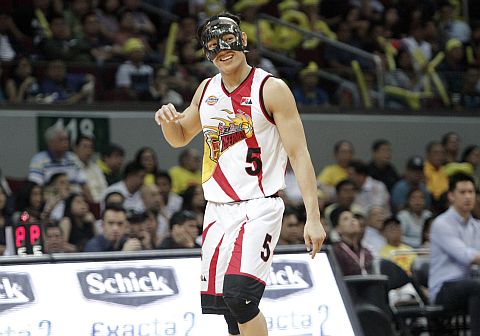 San Miguel Beer’s Alex Cabagnot in a light mood during Game 7 of their semis series vs TNT. pba media bureau