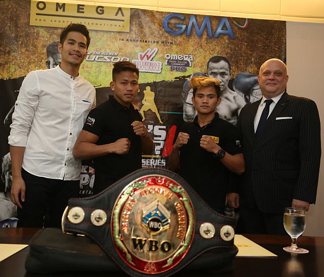 Jhack Tepora (2nd from left) and Christian Araneta pose with Pio Paulo Castillo (left), president of OPSI, and Anders Hallden, general manager of Waterfront Cebu City Hotel and Casino, in the press launching of “Who’s Next?” 4 Pro-Boxing Series yesterday. (CDN PHOTO/LITO TECSON)