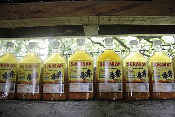 Sukarap  is a kind of sauce  made from days-old tuba (local wine) mixed with several spices, including  chili. Best paired with  fried or grilled meat.