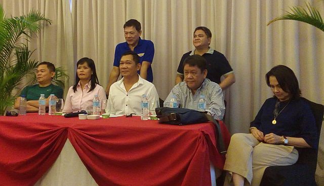 Cebu City Councilor Jerry Guardo announces he left Team Rama and joined  Bando Osmeña–Pundok Kauswagan (BO-PK) in a press conference on Saturday, March 25, 2017, with BO-PK members led by Cebu City Mayor Tomas Osmeña. (CDN PHOTO/MICHELLE JOY L.PADAYHAG)