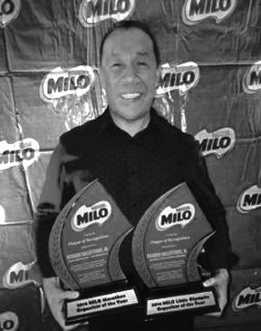 Ricky Ballesteros is all smiles after receiving his “Best Organizer” awards in the Milo Annual Recognition Night last Friday night in Mandaluyong City. CONTRIBUTED PHOTO