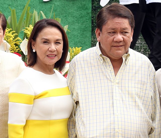 Mayor Tomas Osmeña and wife Councilor Margot Osmeña face an administrative complaint for grave misconduct and  abuse of authority for using the Inayawan Sanitary Landfill, which was ordered closed by former mayor Michael Rama. (CDN PHOTO/JUNJIE MENDOZA)