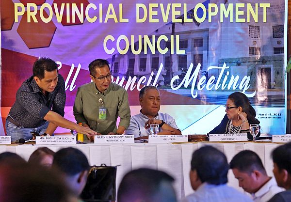 PROVINCIAL DEVELOPMENT COUNCIL MEETING at the Capitol Social Hall. From left: Glenn Soco, Mandaue Chamber of Commerce and Industry (MCCI) president; Architect Florentino Nimor Jr., OIC, Provincial Planning Development Office; Governor Hilario Davide III; and Vice Governor Agnes Magpale. CDN PHOTO/JUNJIE MENDOZA