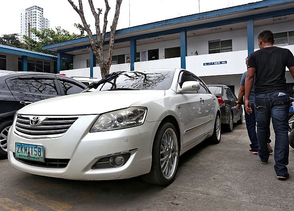 a white Toyota Camry  with plate number ZKM 158 that is supposedly used by the suspects. The vehicle is now at the PNP’s Camp Sergio Osmeña Sr. headquarters.