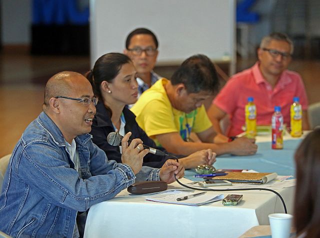 Acting General Manager Jorge Gabriente of MCWD answers questions from the media on Metro Cebu’s water supply along with Charmaine Kara, public affairs head of MCWD. (CDN PHOTO/LITO TECSON)