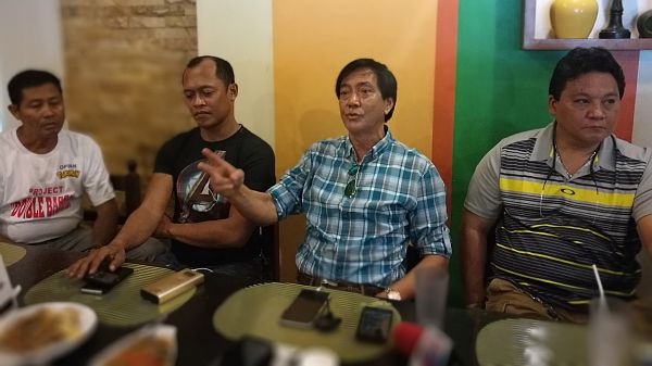 UNITED FRONT. Cebu City’s former mayor, Michael Rama, leads Team Rama councilors and barangay captains in a press conference on Sunday, March 26, 2017, to declare that they will continue to fiscalize the Osmeña administration despite losing Councilor Jerry Guardo to Bando Osmeña-Pundok Kauswagan (BO-PK).  CDN PHOTO/CHRISTIAN MANINGO