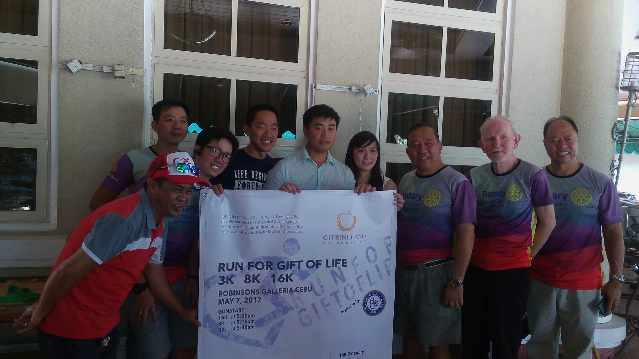 Organizers and sponsors from the Rotary Club of Cebu posed for the cameras during the launching of the Run For Gift of Life earlier at the Casino Español./GLENDALE G. ROSAL