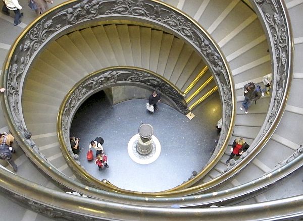 Double helix  staircase  at the Vatican  museum