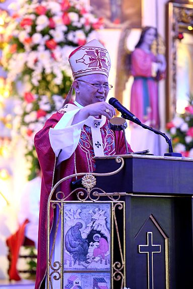 Cebu Archbishop Jose Palma presides over Mass, Saturday, at the Archbishop’s Palace compound along D. Jakosalem Street, Cebu City, for the advance celebration of the feast of St. Pedro Calungsod. (CDN PHOTO/JUNJIE MENDOZA)