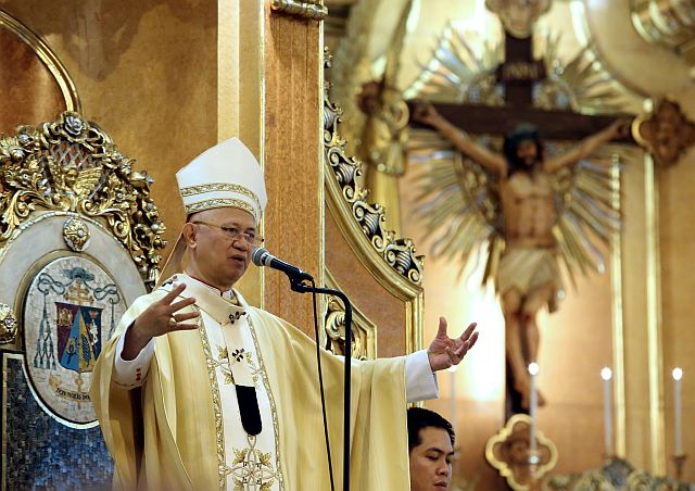  Cebu Archbishop Jose Palma asked for more prayers to save the country from moral degradation as he officiated the Chrism Mass and renewal of priestly vows at the Cebu Metropolitan Cathedral. (CDN PHOTO/JUNJIE MENDOZA)