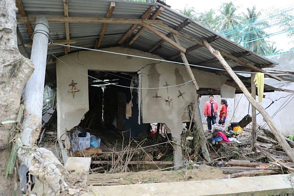 he house of Celedonio Laping Sr. destroyed by an Easter Sunday flood that killed his wife Arsenia and grandson Vience Ian Durano, one year and ten months old, in Sitio Dualog, Barangay Poblacion, Carmen, Cebu. CDN PHOTO/Tonee Despojo