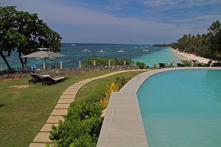 Breathtaking view from a resort   in Alona Beach on  Panglao Island, Bohol. CDN PHOTO/TONEE DESPOJO