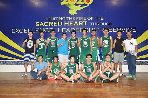Members of the UV under-19 team during the awarding ceremony. contributed