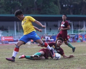 Central Visayas (yellow shirt) and Davao play their elimination round football match in the ongoing Palarong Pambansa in Antique. Cviraa won the match to inch closer to the gold medal round.  (CDN PHOTO/TONEE DESPOJO)