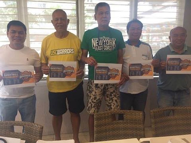 Lawyer Ramil Abing (left), executive director of the Cebu Provincial Sports Commission, poses with other officials of the upcoming Governor’s Cup 2017 Cebu Province Inter-Cities/Municipalities Basketball Tournament after their meeting yesterday. (CDN PHOTO/CALVIN D. CORDOVA)