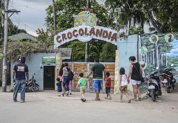 Children and their parents visit Crocolandia on weekends to bond with nature and the facility’s caged animals.