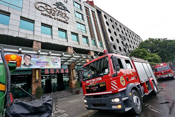 Firemen respond to the fire that occurred at the basement of Crown Regency Hotel in uptown Cebu City. CDN PHOTO/JUNJIE MENDOZA