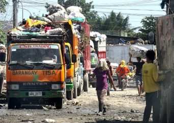 inayawan cebu worries residents dispose landfill collectors