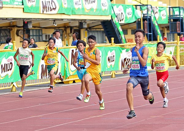 CCSC Reopening rules: Among the rules imposed in using the the track oval is that runners or walkers are required to wear face shields on the oval. In photo are kids competing in the Milo-sponsored competition in this 2018 photo at the CCSC. | CDN file photo