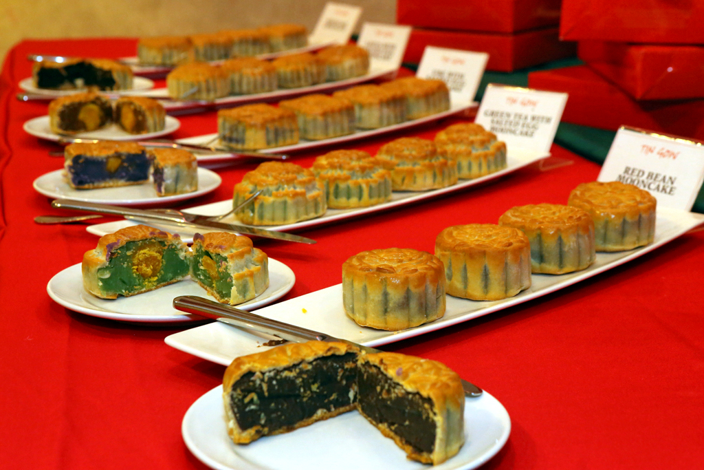 Tin Gow serves mooncakes for grand Chinese Festival Cebu Daily News