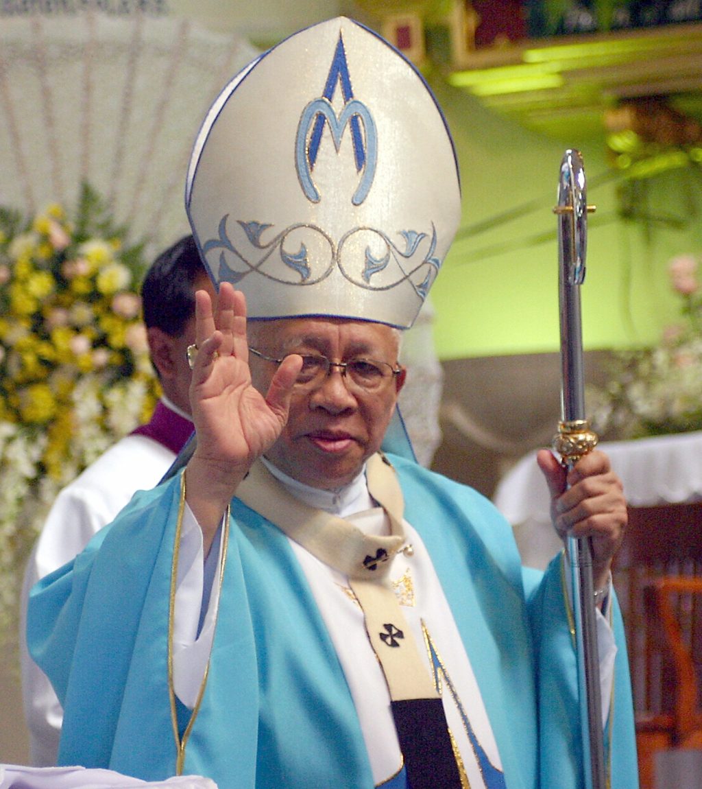 Cardinal Vidal birth 91st anniversary celebrated. In photo the late Archbishop Ricardo Cardinal Vidal blesses the churchgoers during the feast of Asilo De La Milagrosa in this 2006 photo. | CDN File photo