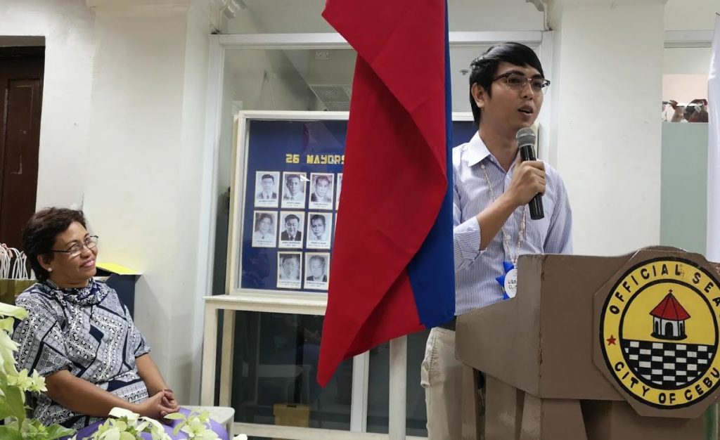 Stephen Montero, now a medical doctor, says the Cebu City Public Library has provided him a better alternative to coffess shops when he was reviewing for his medical board exam. |CDND Photo/Tonee Despojo