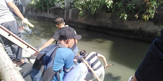 Volunteers and workers from the Cebu City Environment Office joined the massive cleanup drive in Lahug River on Saturday morning March 9, 2019, and collected at least 10 tons of wastes. |CDND Photo/Delta Dyrecka Letigio