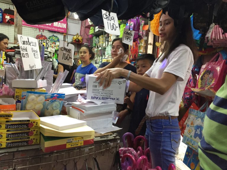 Lastminute school supply shoppers flock Cebu City's bazaars Cebu